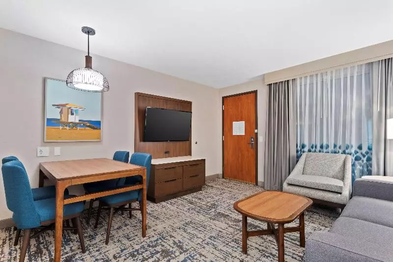 سوییت, Embassy Suites By Hilton Anaheim South