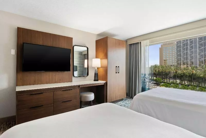 سوییت, Embassy Suites By Hilton Anaheim South