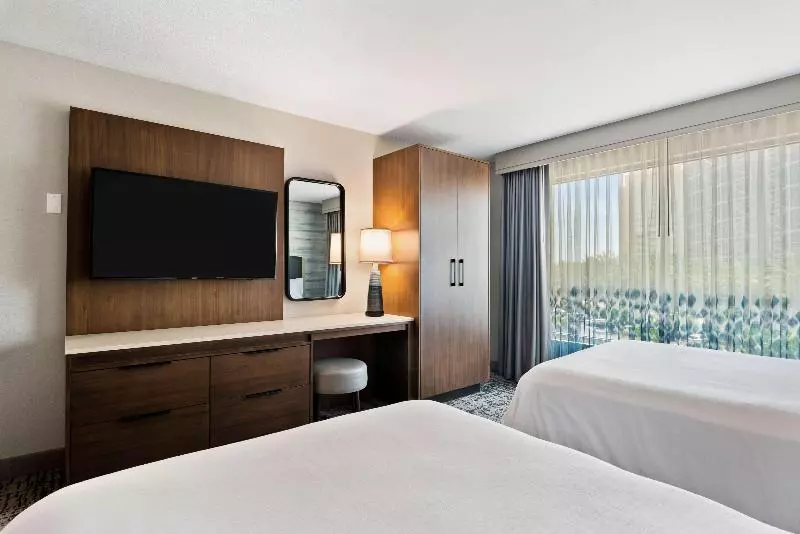 سوییت, Embassy Suites By Hilton Anaheim South