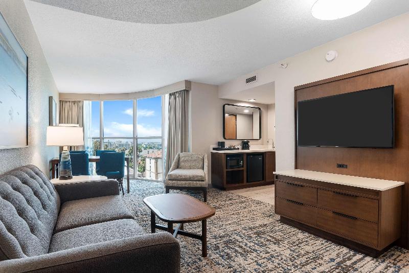 キングサイズベッドのスイートルーム, Embassy Suites By Hilton Anaheim South