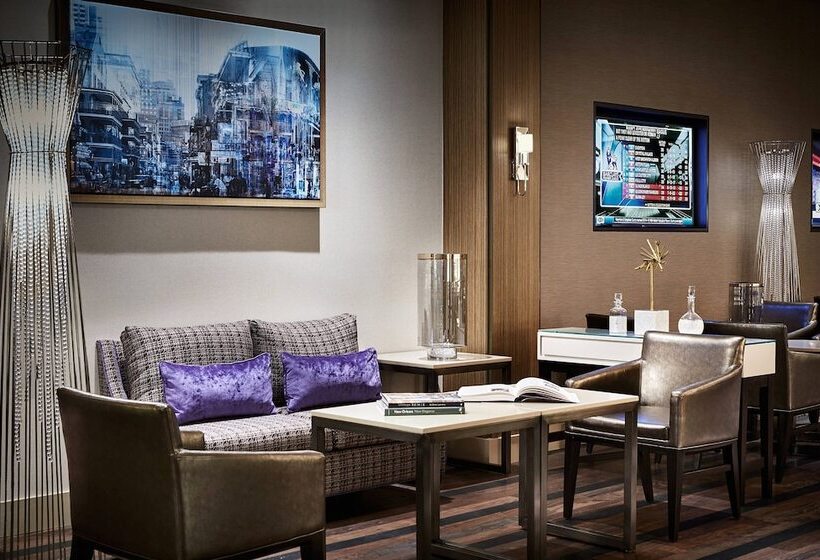 اتاق کلاب, New Orleans Marriott