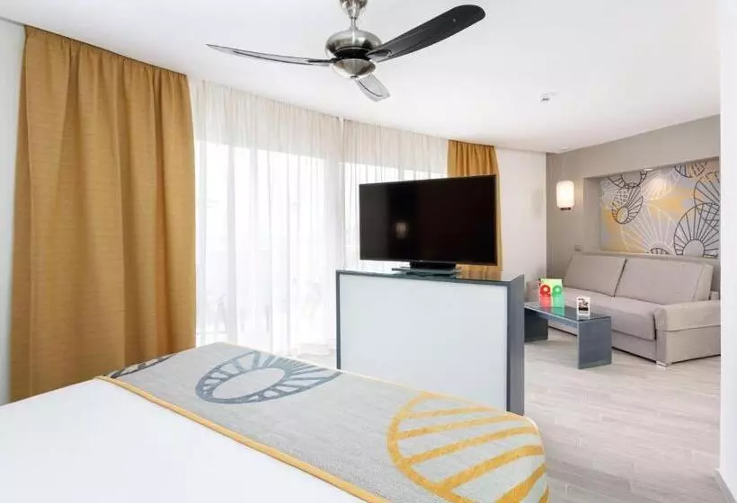سوییت جونیور با چشم‌انداز دریا, Hotel Riu Vistamar - All Inclusive
