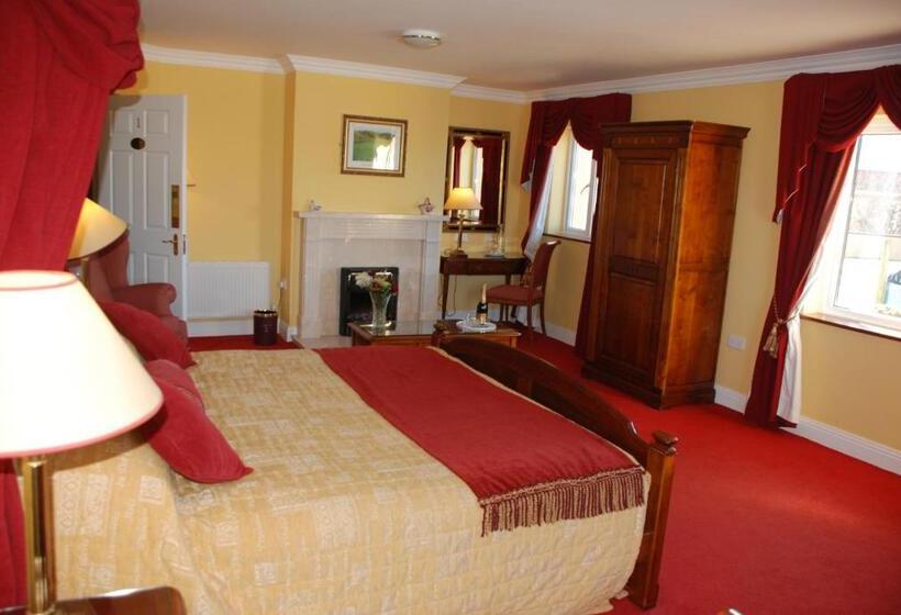 جناح جونيور, The 19th Golf Lodge