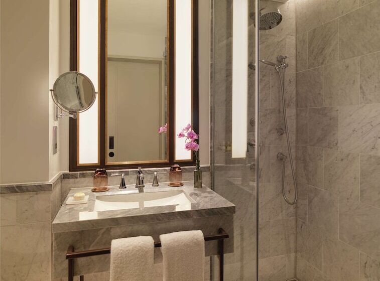 스탠다드 룸 킹사이즈 침대, The Biltmore Mayfair