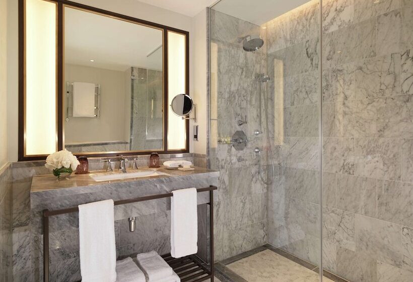 스탠다드 룸 킹사이즈 침대, The Biltmore Mayfair