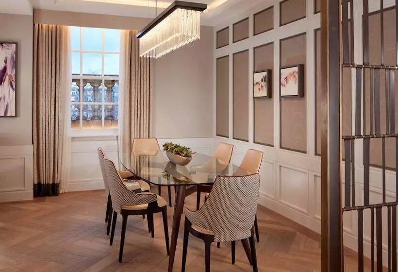 سوییت, The Biltmore Mayfair
