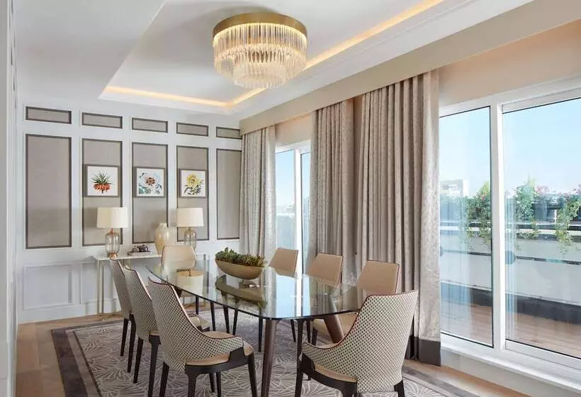 سوییت دوبلکس, The Biltmore Mayfair