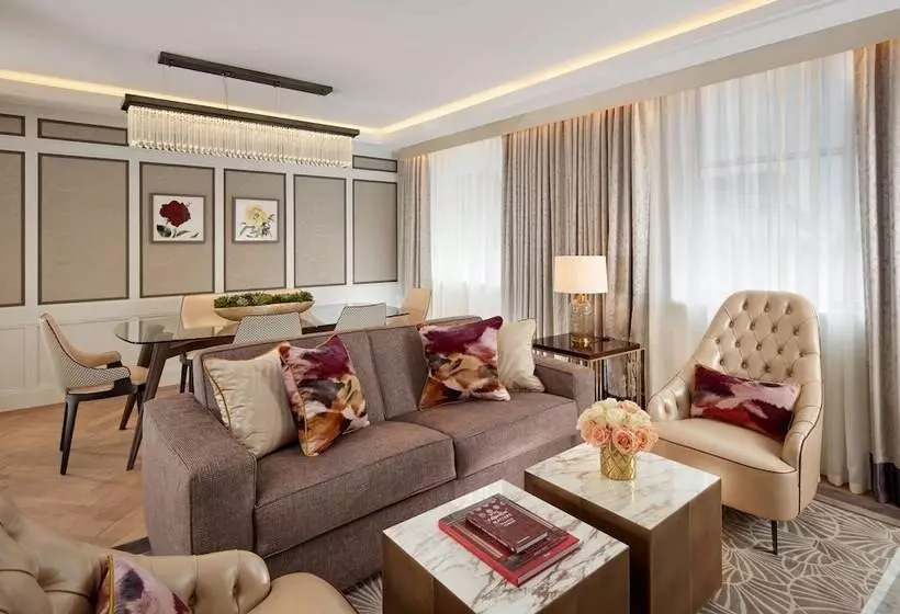 سوییت دوبلکس, The Biltmore Mayfair