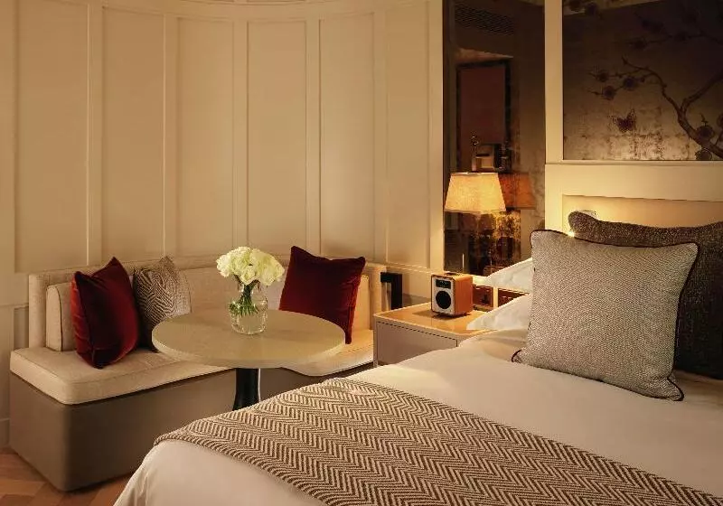 اتاق لوکس با تخت بزرگ, The Biltmore Mayfair