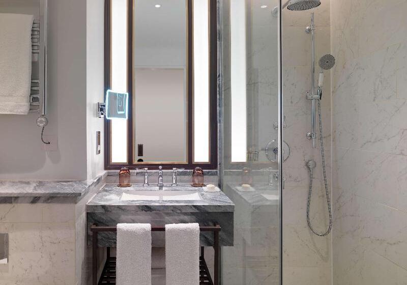 주니어 스위트 킹사이즈 침대, The Biltmore Mayfair