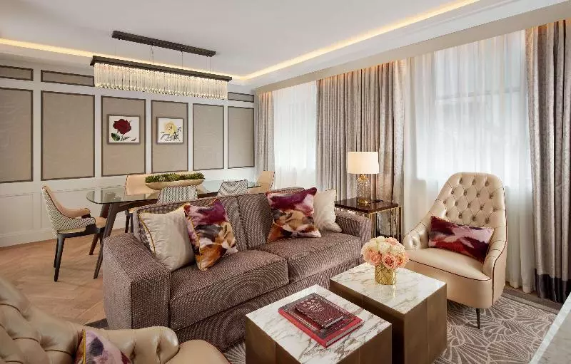 سوییت دوبلکس, The Biltmore Mayfair