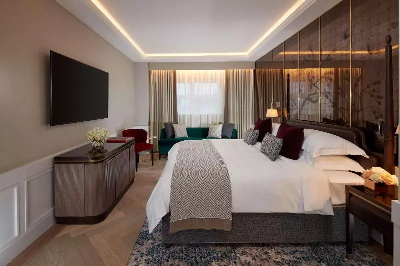 سوییت دوبلکس, The Biltmore Mayfair