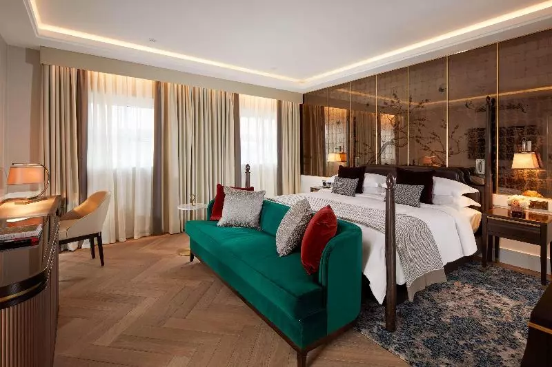 سوییت دوبلکس, The Biltmore Mayfair