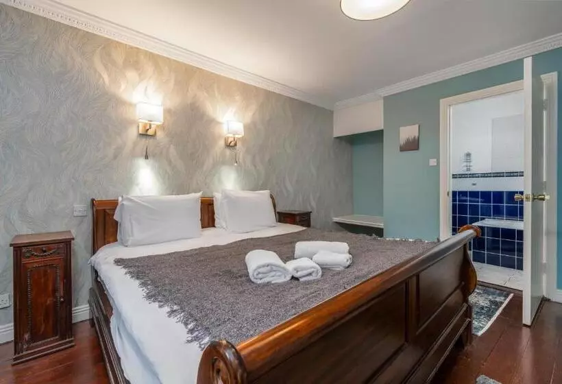 اتاق لوکس با تخت بزرگ, Troysgate House