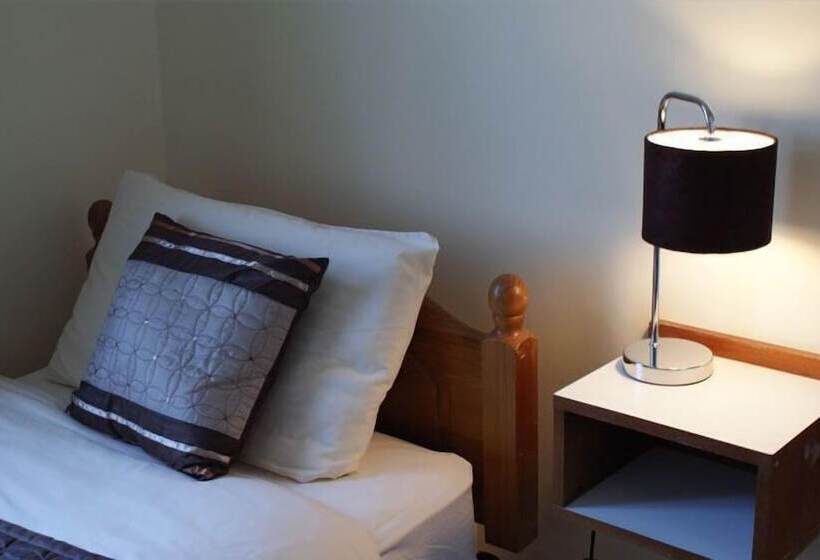 标准单人间, Wards