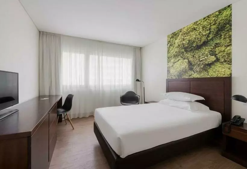 اتاق استاندارد یک نفره, Neat Hotel Avenida