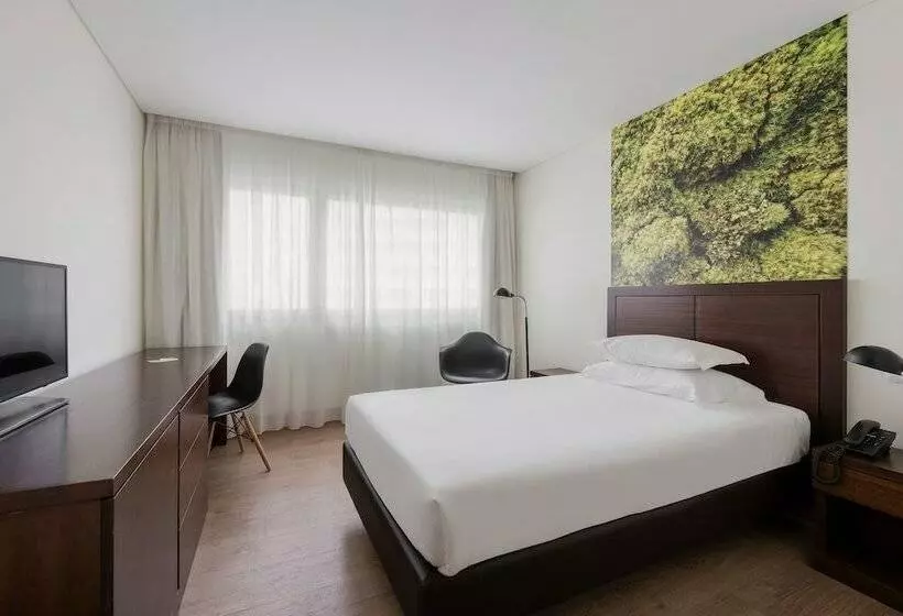 اتاق استاندارد یک نفره, Neat Hotel Avenida