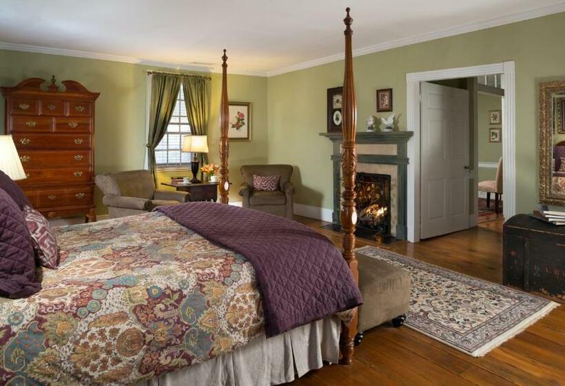 デラックススイート, The Inn & Tavern At Meander