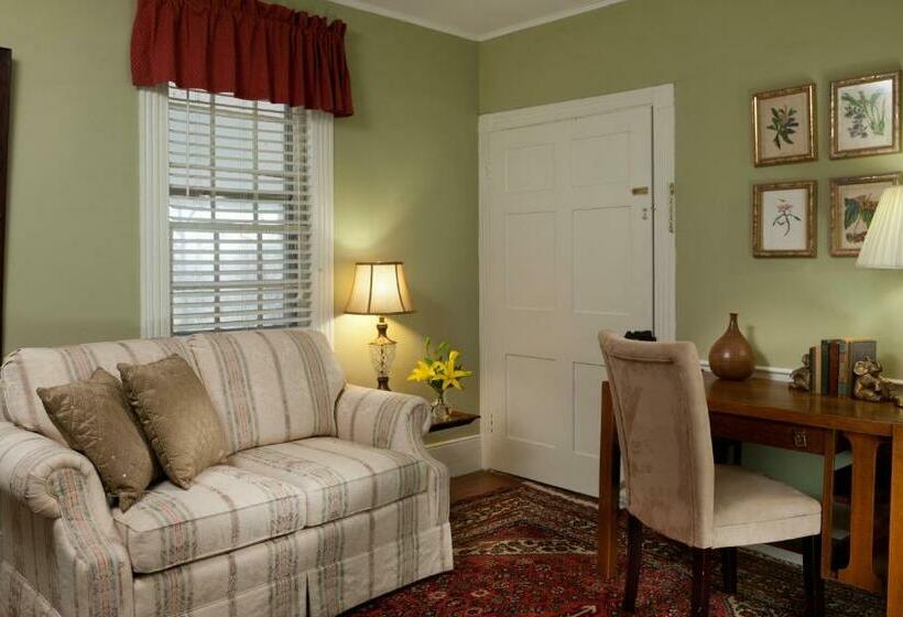 デラックススイート, The Inn & Tavern At Meander