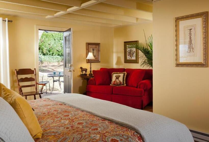 キングサイズベッドのデラックスルーム, The Inn & Tavern At Meander