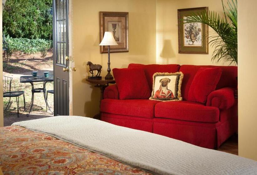 キングサイズベッドのデラックスルーム, The Inn & Tavern At Meander