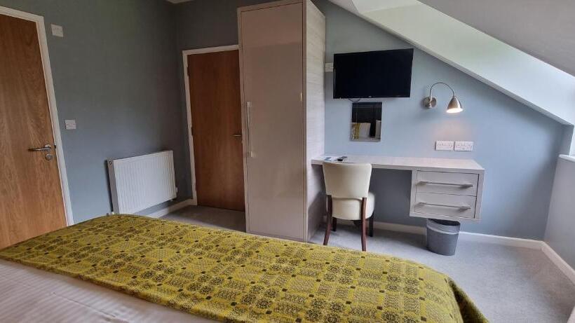 غرفة قياسية, Llety Cynin