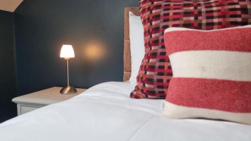 غرفة عائلية, Llety Cynin