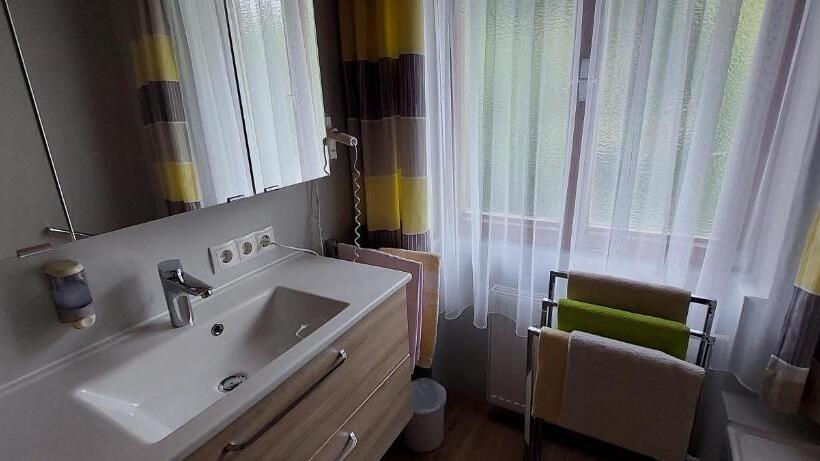 Четырехместный Номер Стандарт, Pension Wildental