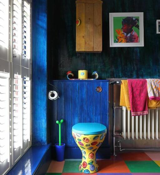 Номер Стандарт, Western House