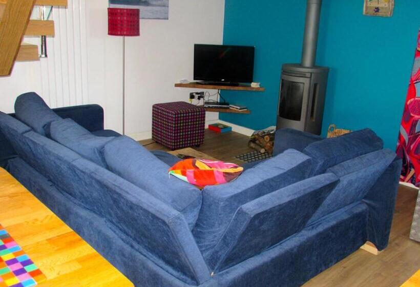 Номер Стандарт с Гостиной, Western House