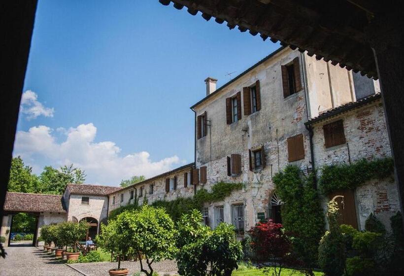 דירת שלושה חדרים, Frassanelle