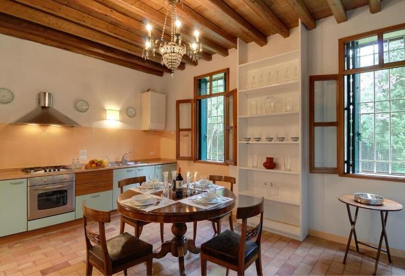 וילה בת 2 חדרי שינה, Frassanelle