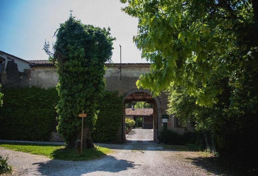 דירת שלושה חדרים, Frassanelle