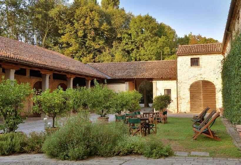 דירת שלושה חדרים, Frassanelle