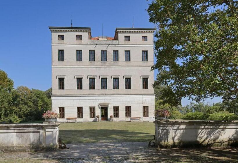 וילה בת 2 חדרי שינה, Frassanelle