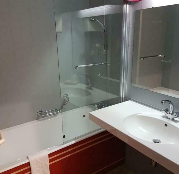 三人经典房间, Hôtel Les Rives D'allier