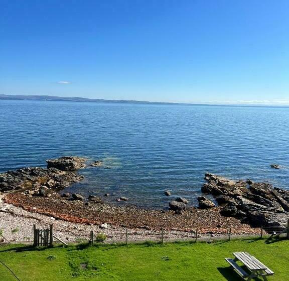 غرفة قياسية, The Corrie