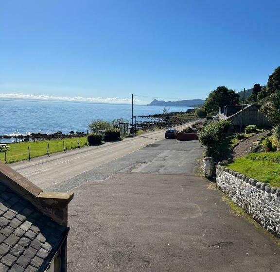 غرفة ديلوكس سرير كينج, The Corrie