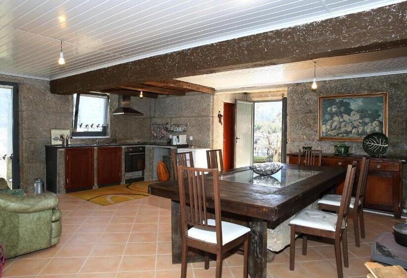 شقة غرفة واحدة, Casa Do Escoivo