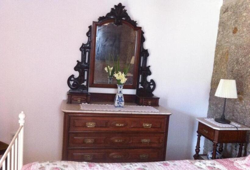 شقة غرفة واحدة, Casa Do Escoivo