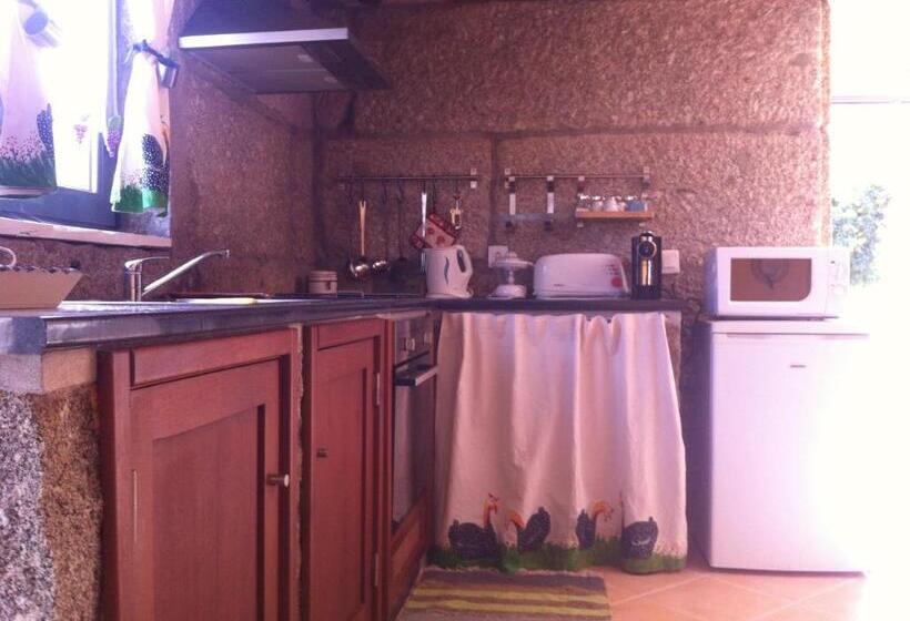 شقة غرفة واحدة, Casa Do Escoivo