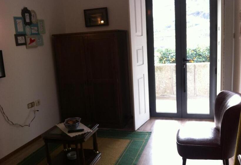 جناح, Casa Do Escoivo