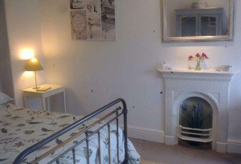غرفة قياسية مطلّة علي الحديقة, The Old Vicarage Bed And Breakfast