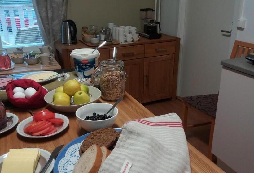 חדר סטנדרט לארבעה, Vuotson Maja B&b