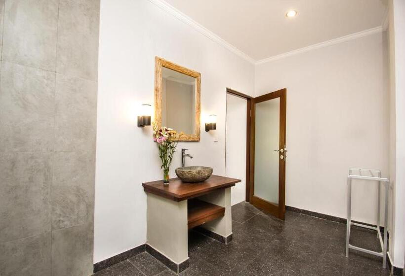 חדר סטנדרט, Akusara House