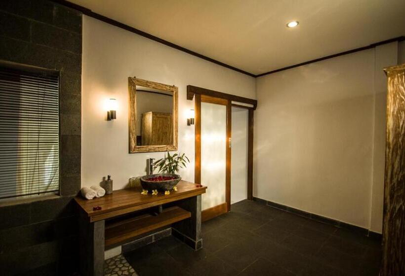 Номер Стандарт с Балконом, Akusara House