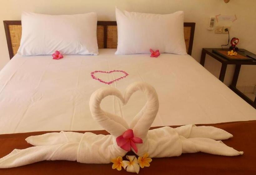 غرفة ديلوكس مطلّة علي الحديقة, Taman Menjangan Homestay By Snorkelingmenjangan