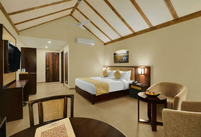 带大床的高级房间, The Fern Sattva Resort Polo Forest