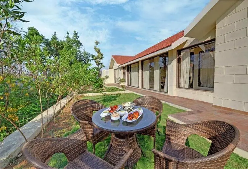 ガーデンビュースイート, The Fern Sattva Resort Polo Forest