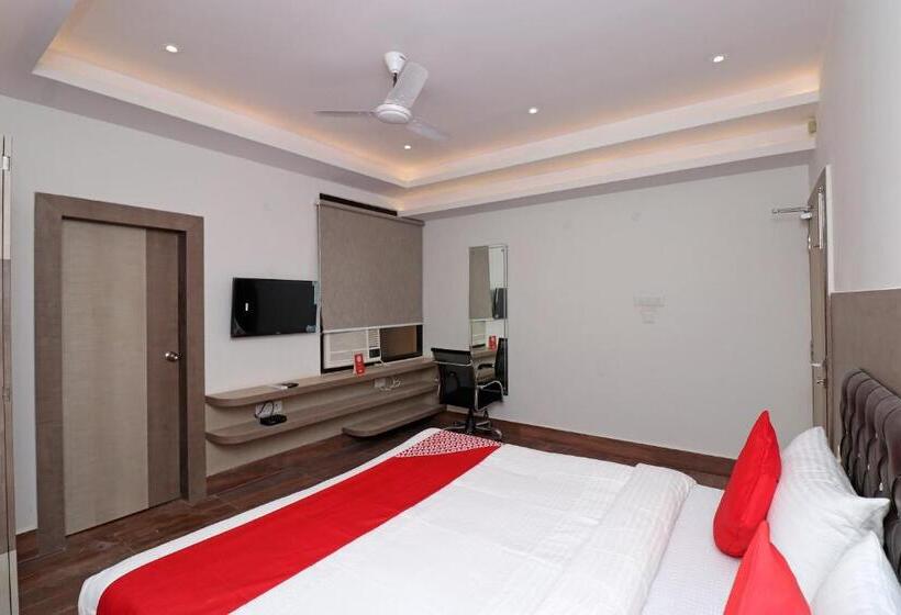 غرفة كلاسيكية ثلاثية, Capital O 22194 Hotel Triveni Sangam